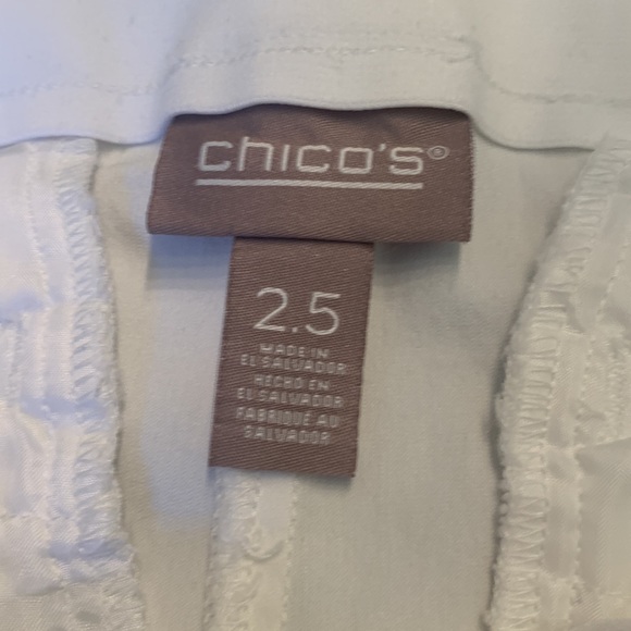 Chico’s white pants-NWOT - Picture 4 of 4